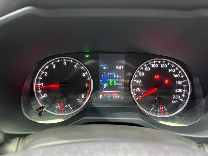 Фото 8 - Toyota Wildlander