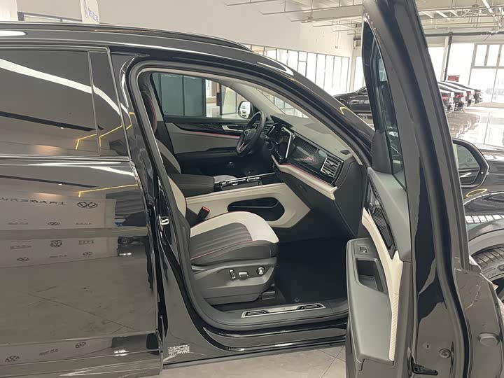 Фото 12 - Volkswagen Teramont X