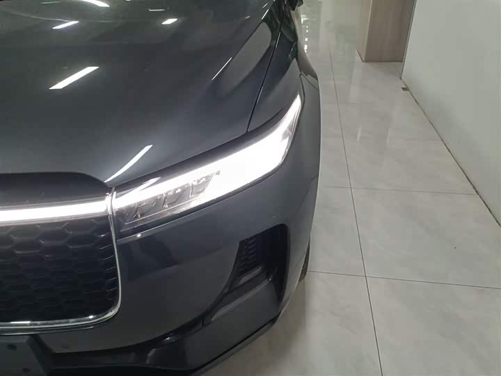 Фото 24 - LiXiang One