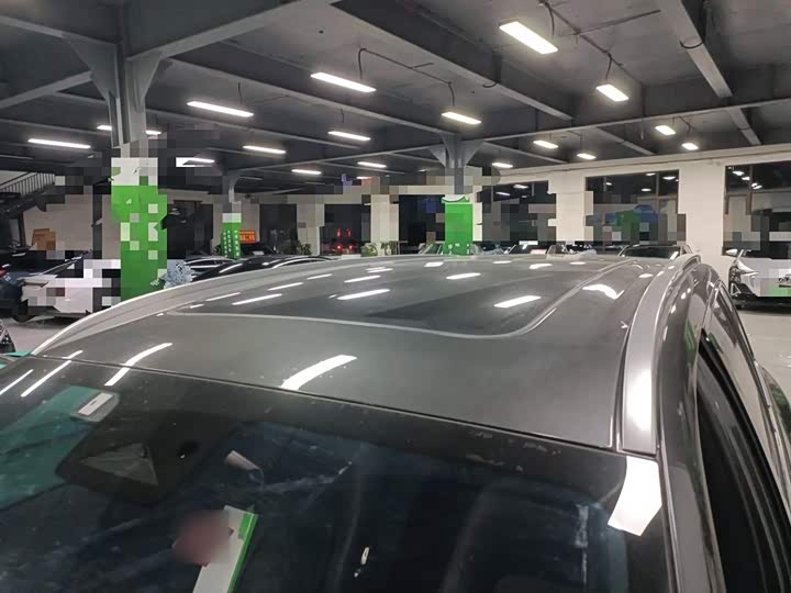 Фото 27 - LiXiang One