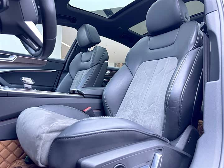 Фото 11 - Audi A6L