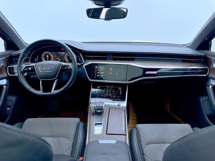 Фото 13 - Audi A6L