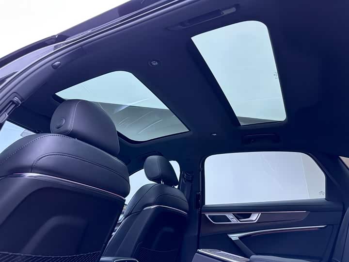 Фото 17 - Audi A6L