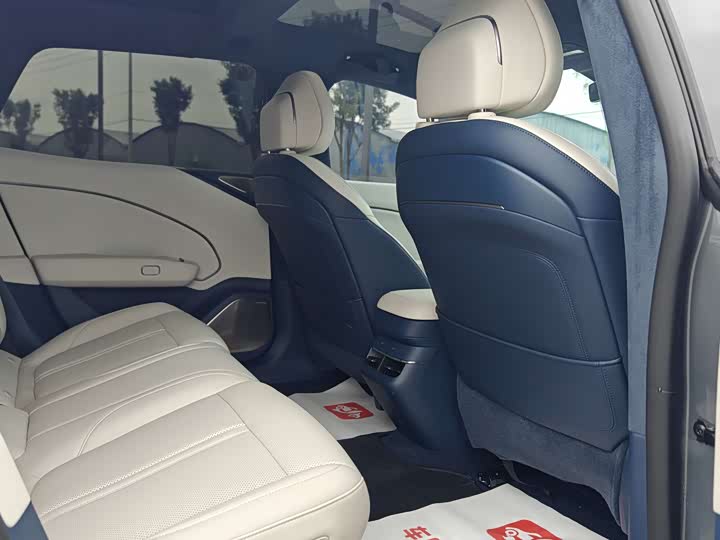 Фото 12 - Zeekr 007