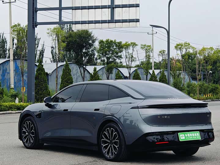 Фото 4 - Zeekr 007