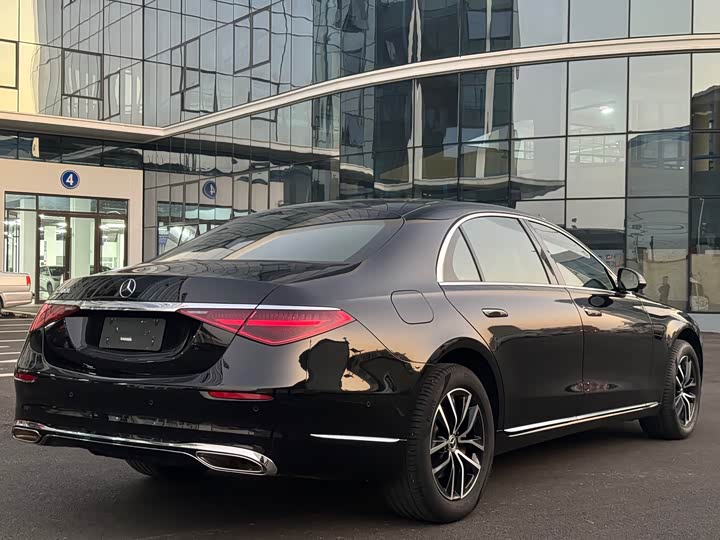 Фото 5 - Mercedes-Benz S-Class