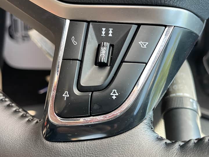 Фото 15 - Maxus T70