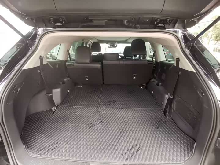 Фото 10 - Toyota Highlander