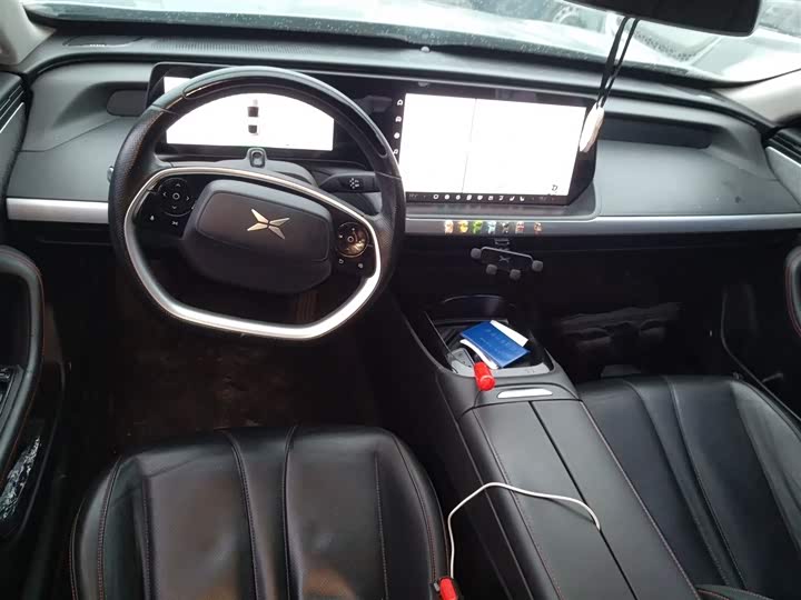 Фото 10 - XPeng P7