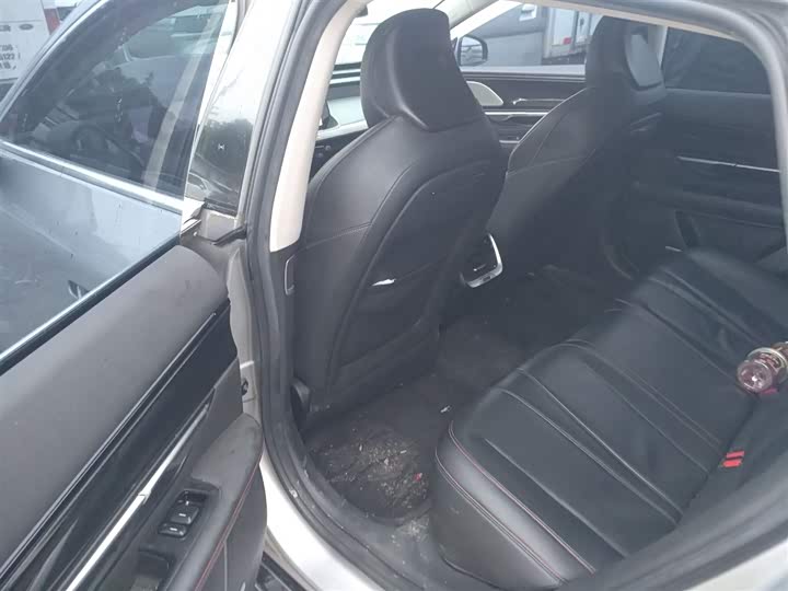 Фото 17 - XPeng P7