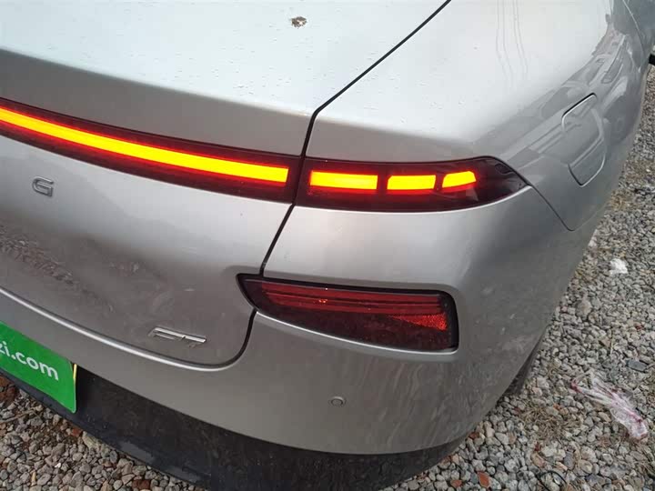 Фото 8 - XPeng P7