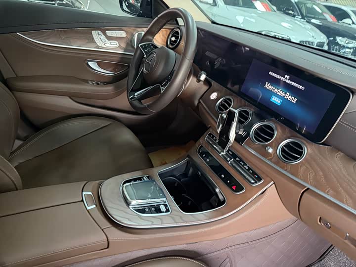 Фото 21 - Mercedes-Benz E-Class