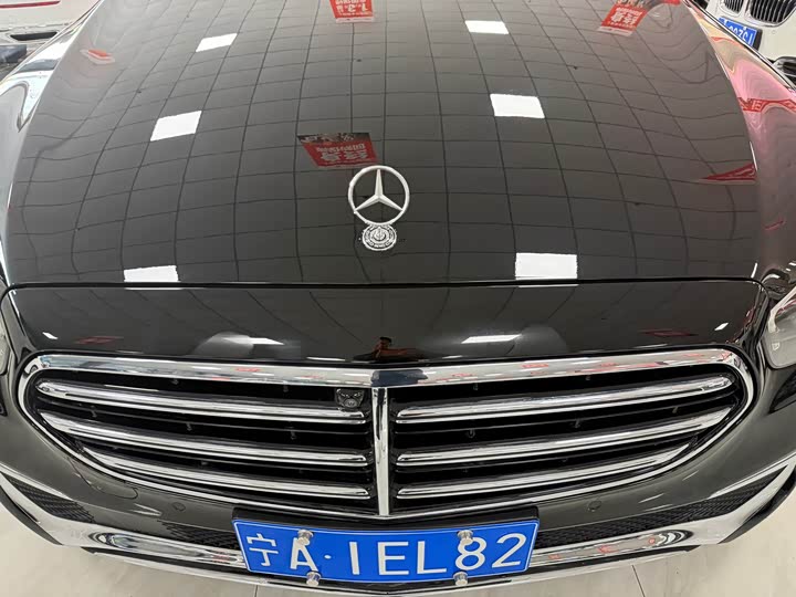 Фото 23 - Mercedes-Benz E-Class