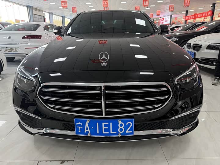 Фото 3 - Mercedes-Benz E-Class