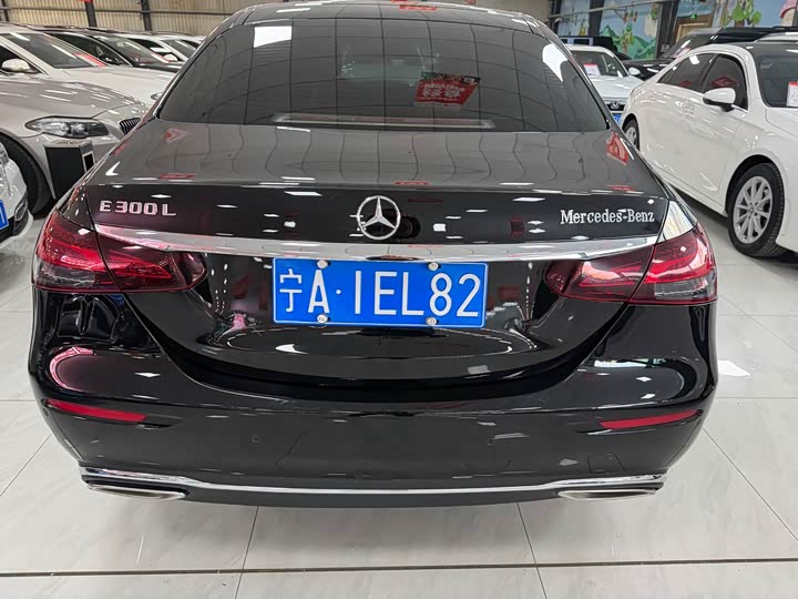 Фото 6 - Mercedes-Benz E-Class