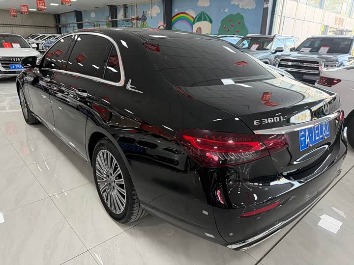 Фото 7 - Mercedes-Benz E-Class