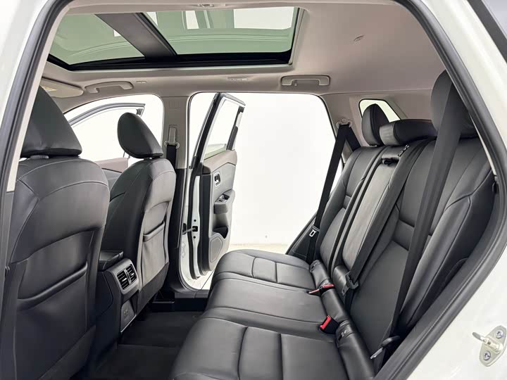 Фото 10 - Nissan X-Trail