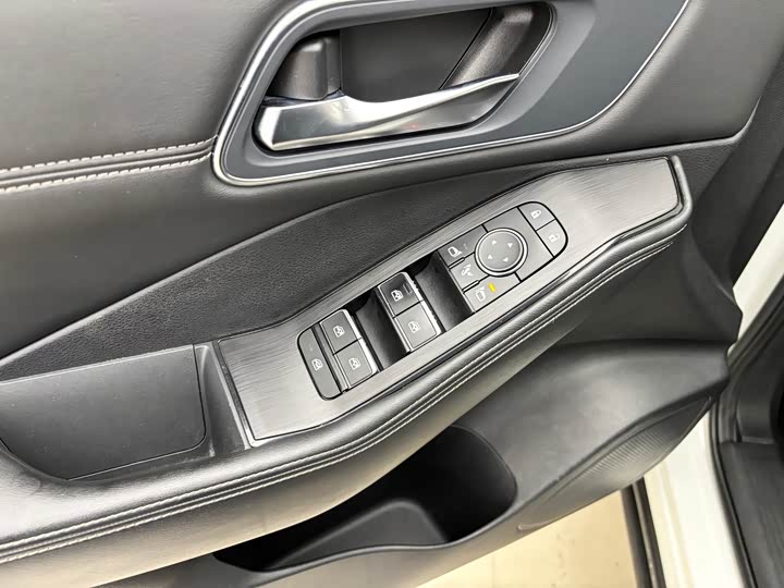 Фото 16 - Nissan X-Trail