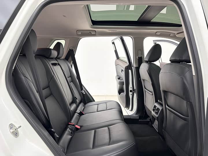 Фото 9 - Nissan X-Trail