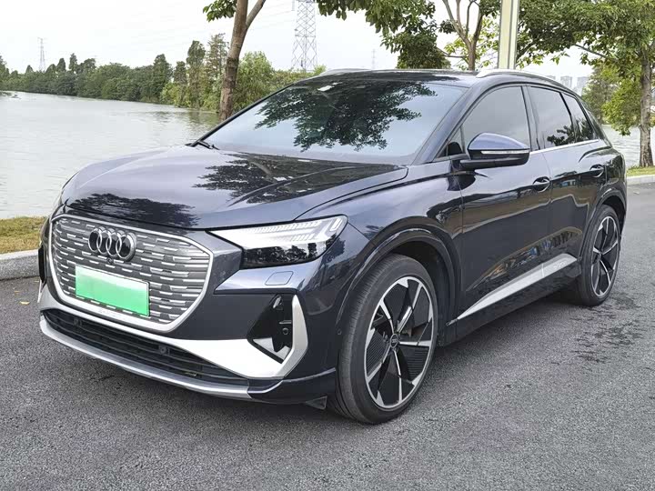 Фото 1 - Audi Q4 e-tron