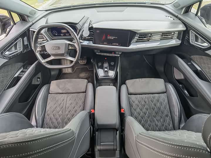 Фото 12 - Audi Q4 e-tron