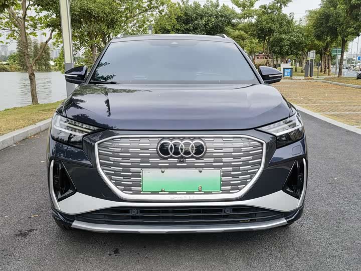 Фото 2 - Audi Q4 e-tron