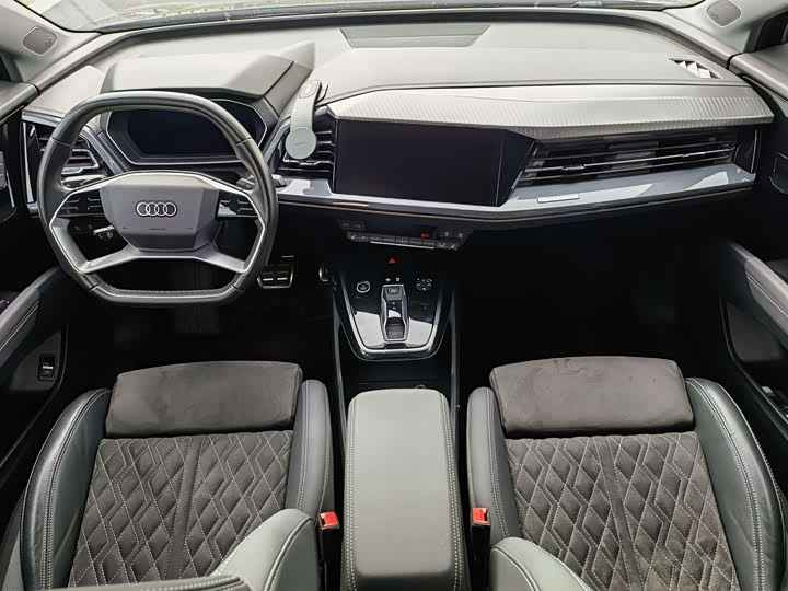 Фото 8 - Audi Q4 e-tron