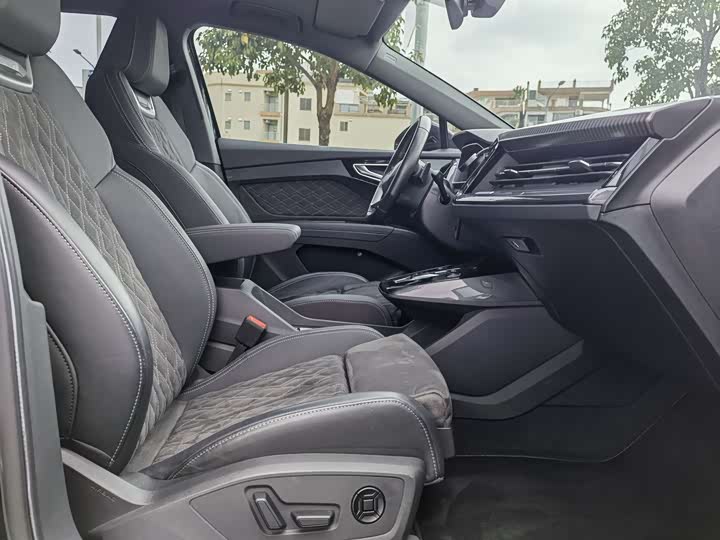 Фото 9 - Audi Q4 e-tron
