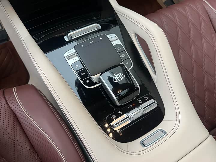 Фото 9 - Mercedes-Benz Maybach GLS