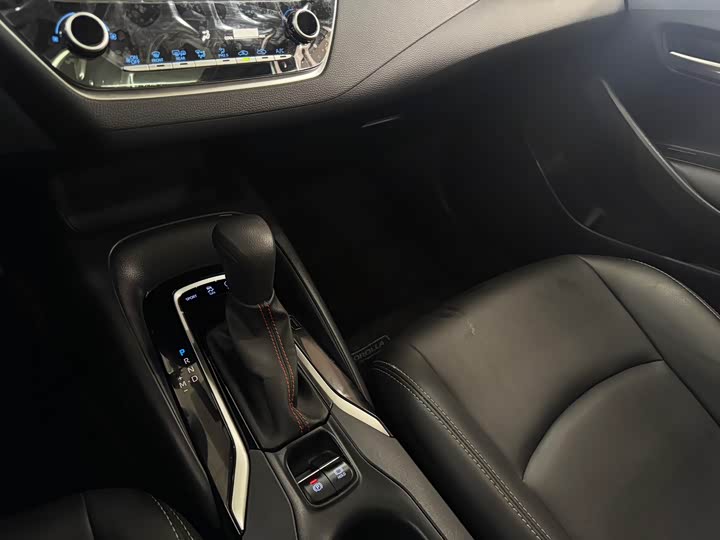 Фото 13 - Toyota Corolla