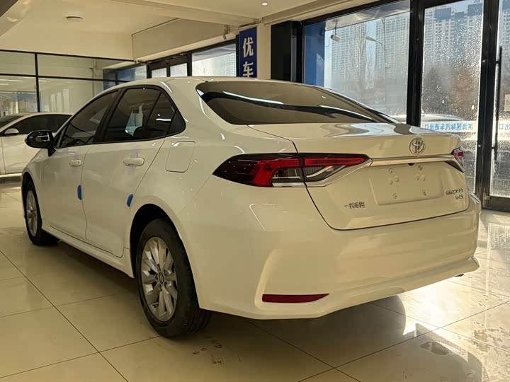 Фото 4 - Toyota Corolla