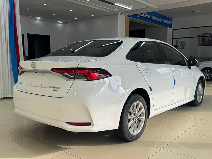 Фото 6 - Toyota Corolla