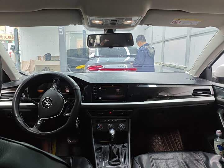 Фото 7 - Volkswagen Lavida