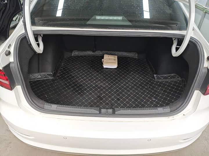 Фото 9 - Volkswagen Lavida