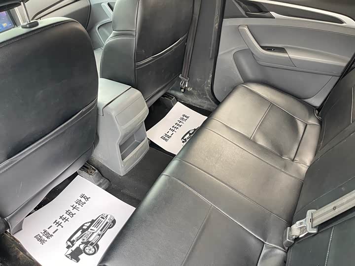 Фото 13 - Maxus T70