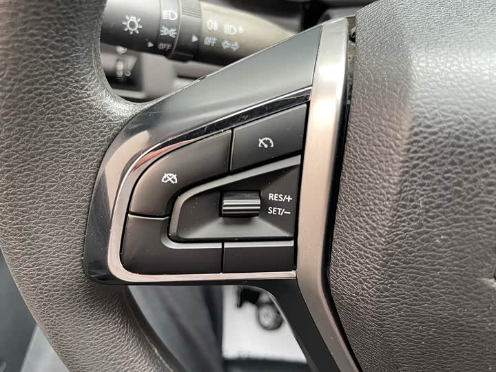 Фото 19 - Maxus T70