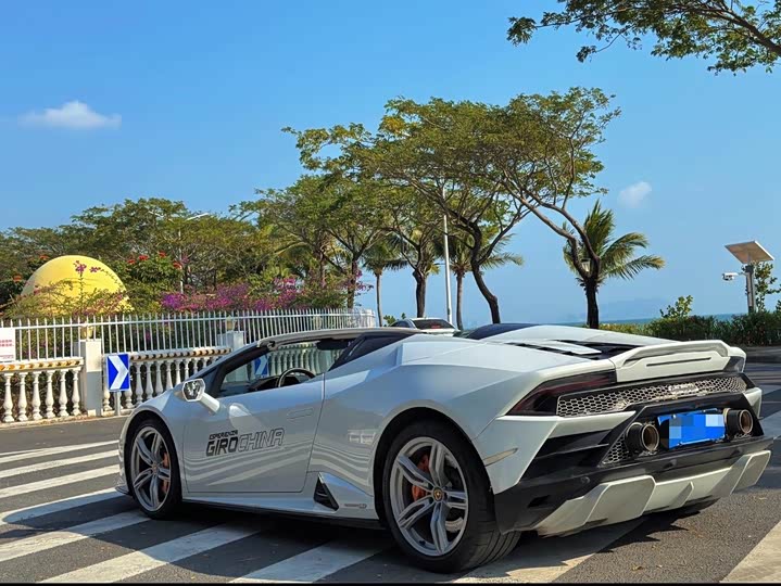 Фото 2 - Lamborghini Huracán