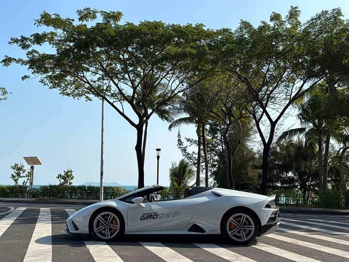 Фото 3 - Lamborghini Huracán