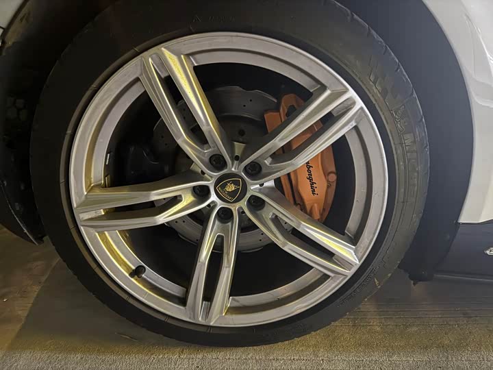 Фото 6 - Lamborghini Huracán