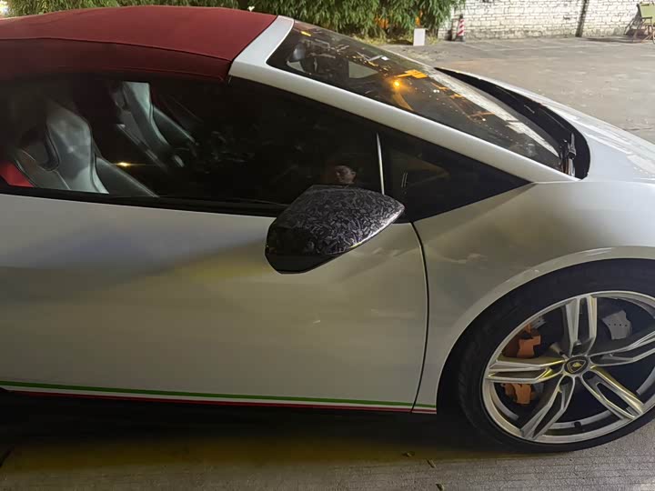 Фото 7 - Lamborghini Huracán