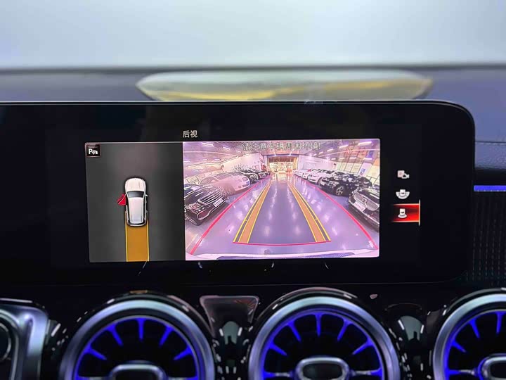 Фото 12 - Mercedes-Benz GLB-Class