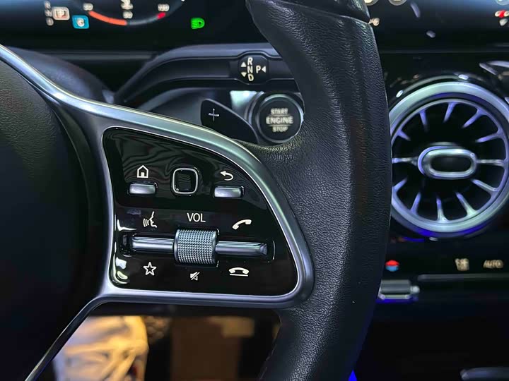 Фото 14 - Mercedes-Benz GLB-Class