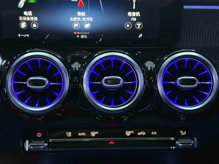 Фото 18 - Mercedes-Benz GLB-Class