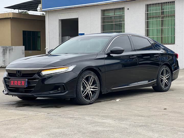 Фото 1 - Honda Accord