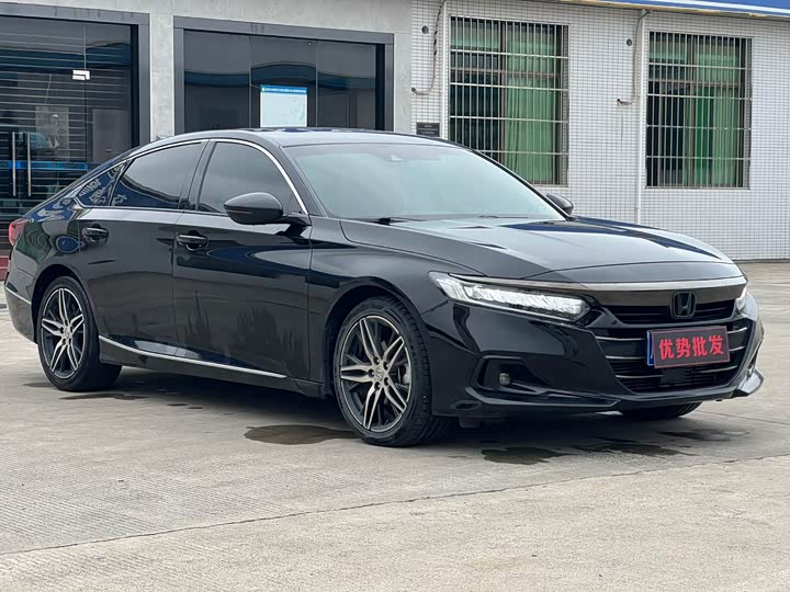 Фото 3 - Honda Accord