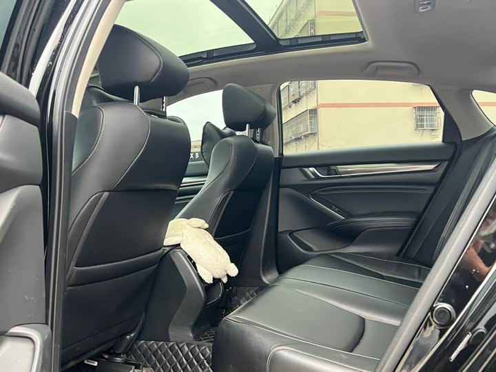 Фото 5 - Honda Accord