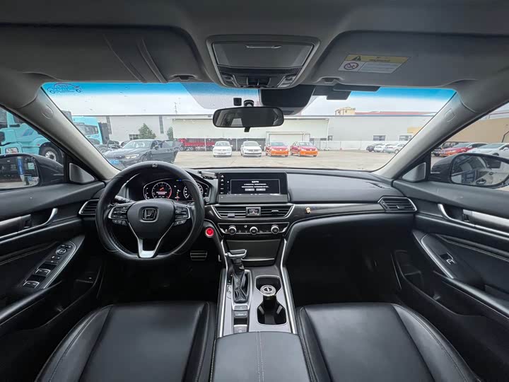 Фото 6 - Honda Accord