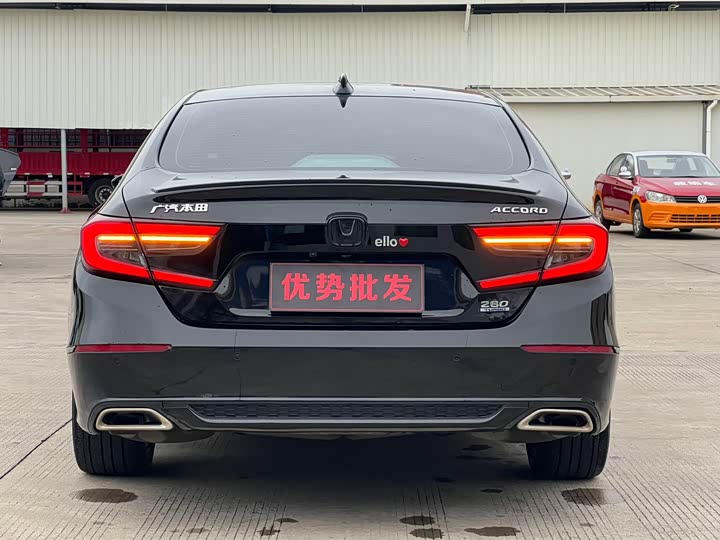 Фото 8 - Honda Accord