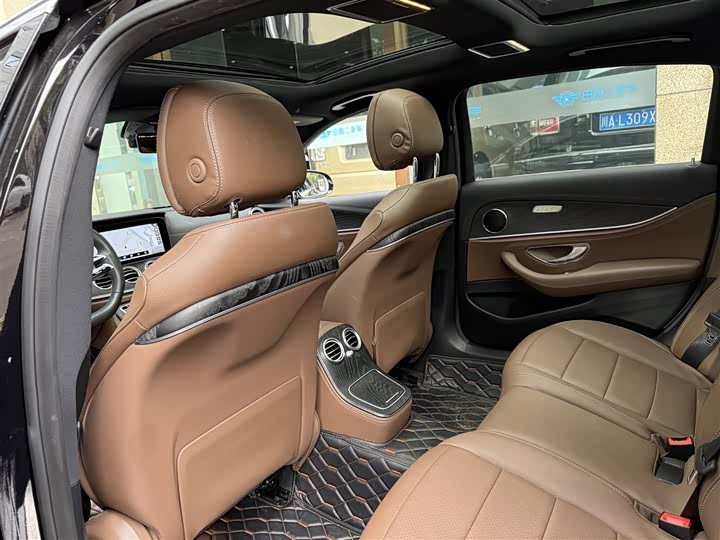 Фото 9 - Mercedes-Benz E-Class Hybrid