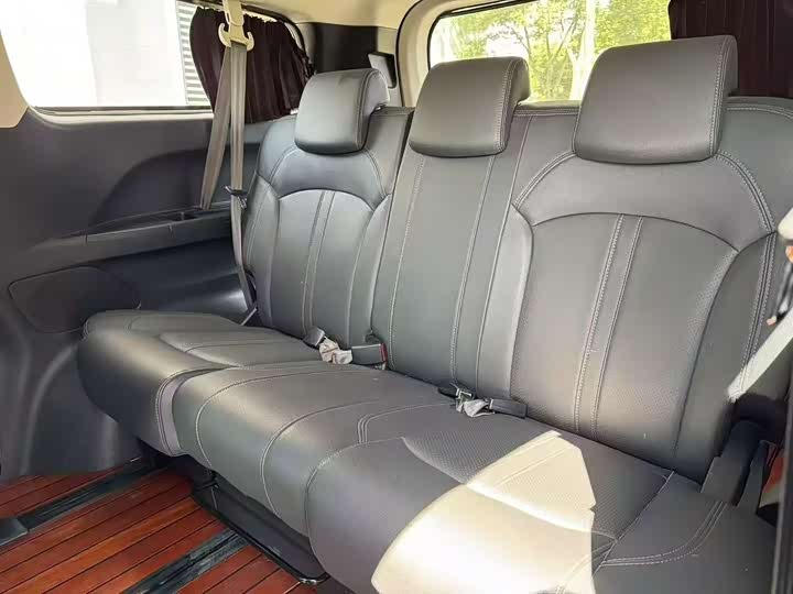 Фото 7 - Maxus G10